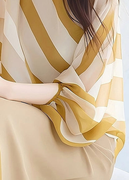 Italienisches gelbes Chiffonhemd mit Rundhalsausschnitt und Streifenmuster, Fledermausärmel