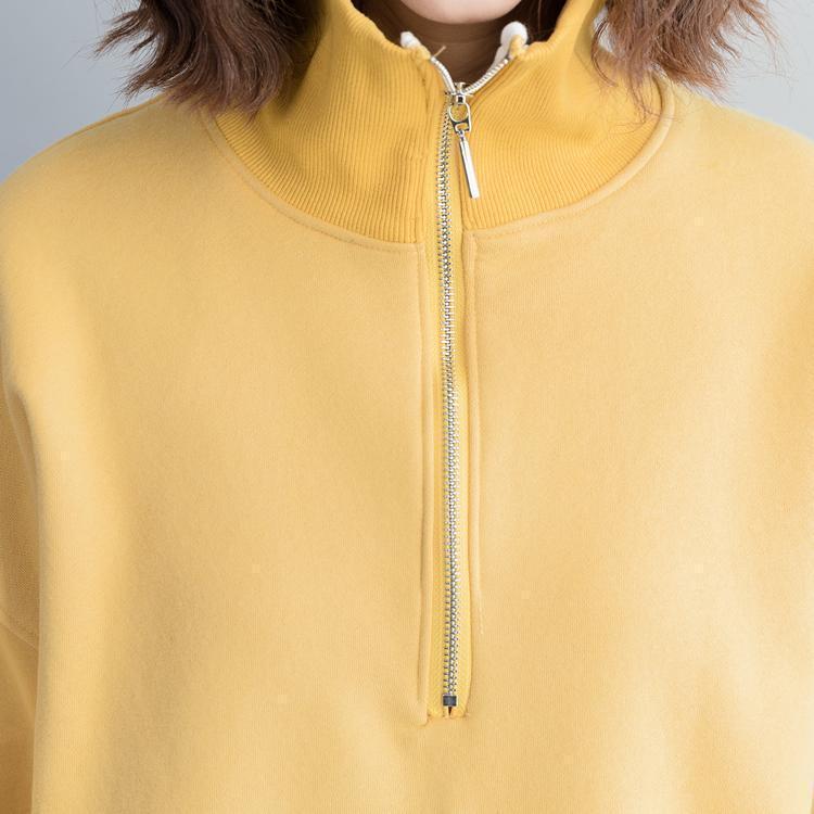 Italienische Baumwollkleidung Vintage-Arbeitsoutfits mit hohem Kragen und schwarzen Silhouette-Blusen mit Reißverschluss