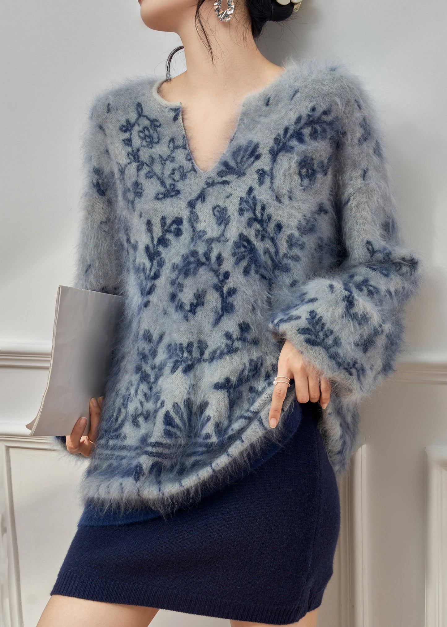 Jacquard-Strickpullover in Blau mit V-Ausschnitt, kuschelig, Winter