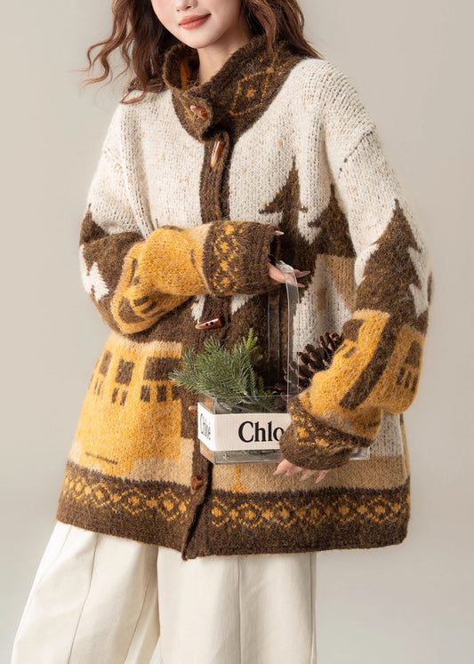 Jacquard-Strickmantel in Khaki mit Peter-Pan-Kragen und Knöpfen für den Frühling