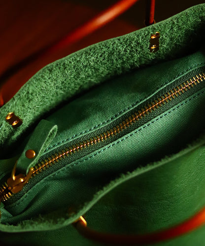 Beuteltasche aus grünem Kalbsleder im japanischen Stil