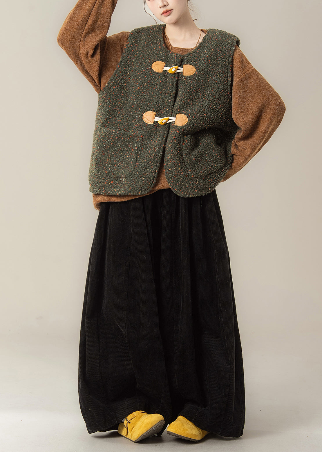 Dreiteiliges Set im japanischen Stil: Grüne Weste und Hose, Winter