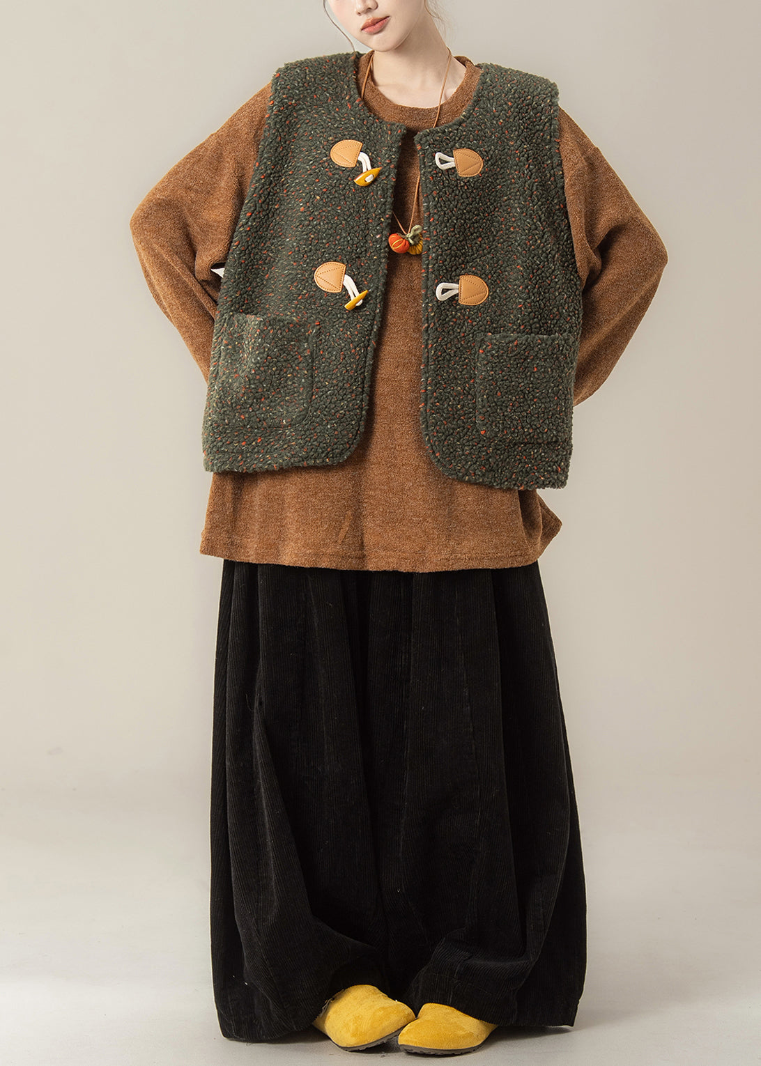 Dreiteiliges Set im japanischen Stil: Grüne Weste und Hose, Winter