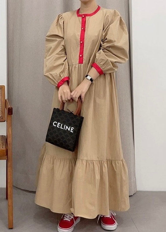 Khakifarbenes Knöchelkleid aus Baumwolle mit Patchwork-Knopfmuster