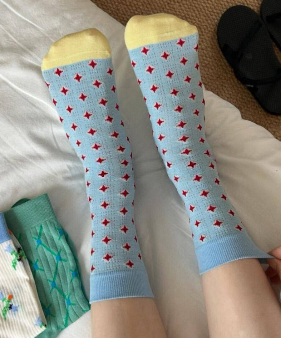 Korean Dopamine Contrasting Design Breathable Mid Calf Socks