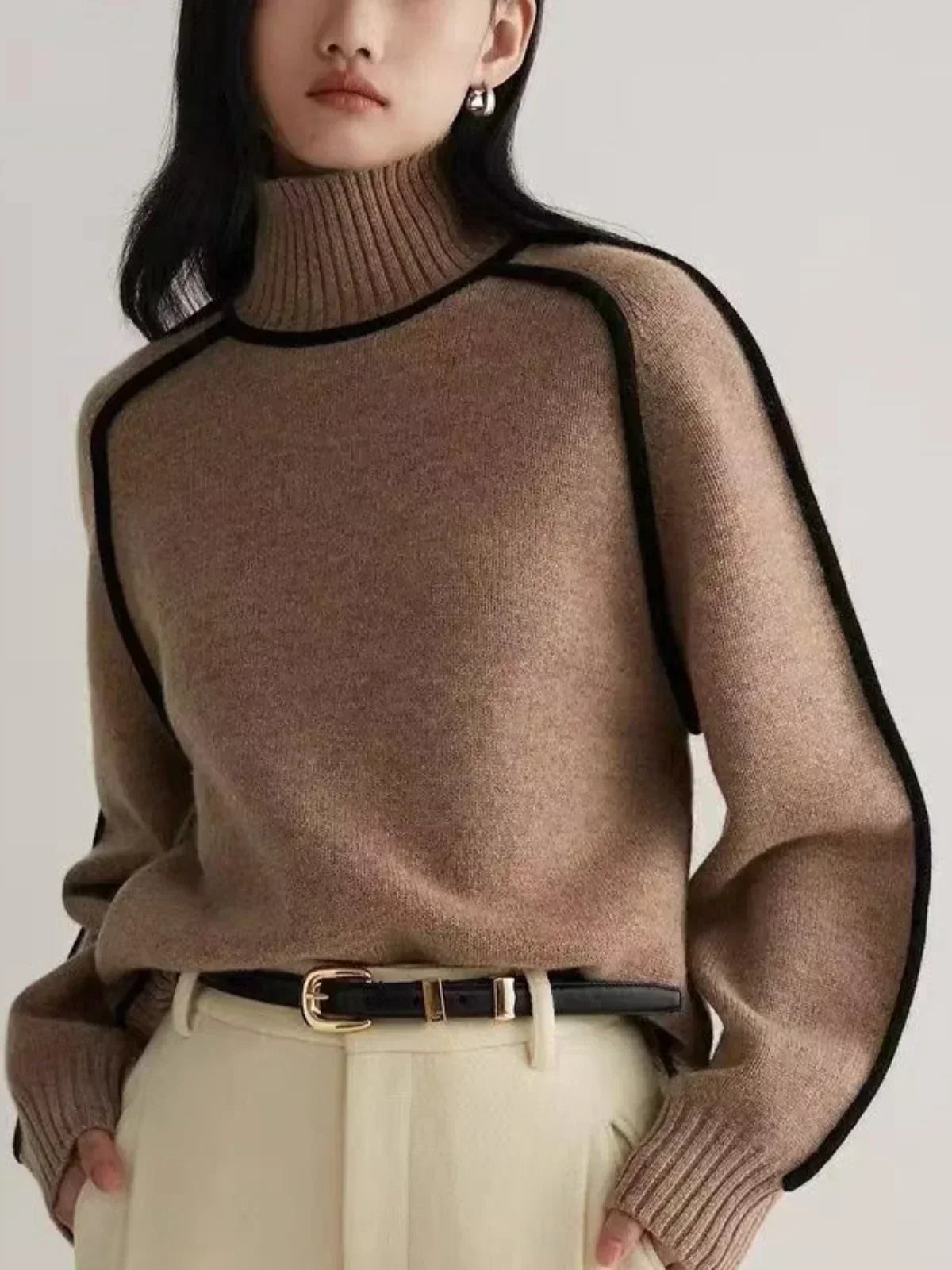 Elegante suéter de cuello alto