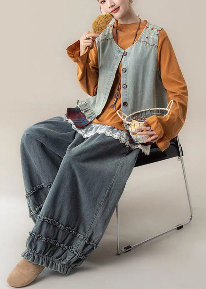 Conjunto de tres piezas sin mangas con chaleco, top y vaqueros de cuello redondo azul claro