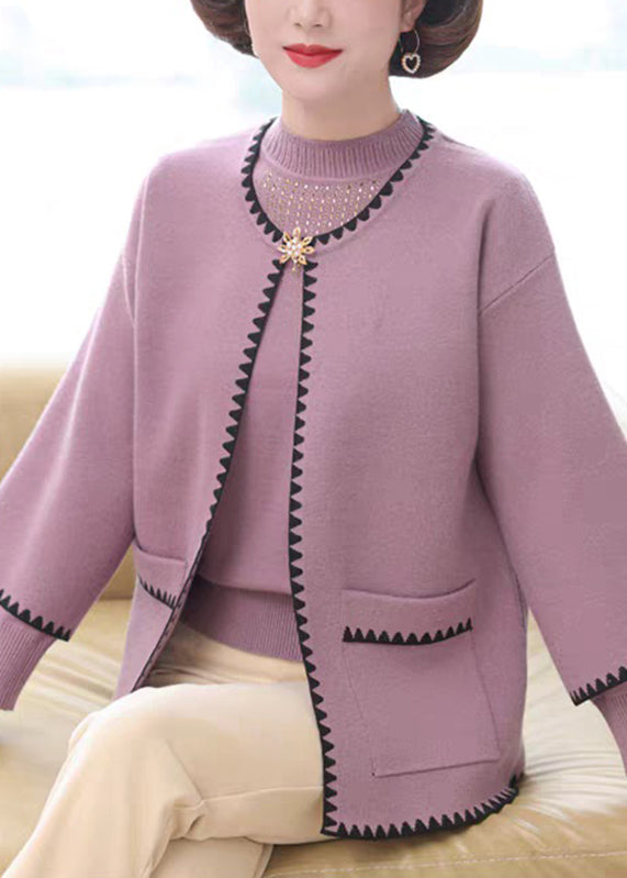 Hellviolettes, zweiteiliges Set aus Rundhals- und Rundhals-Strickjacke und -Pullover mit Taschen – ideal für den Frühling