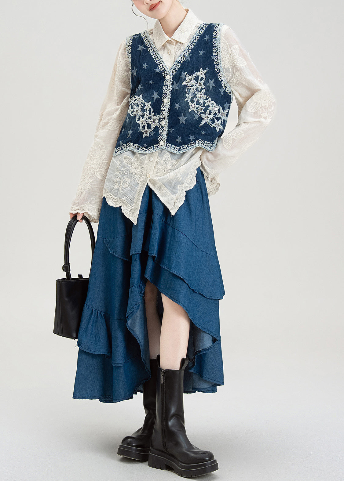 Lockeres, aprikosenfarbenes, besticktes Baumwoll-Dreiteiler-Set mit Knöpfen – ideal für den Frühling