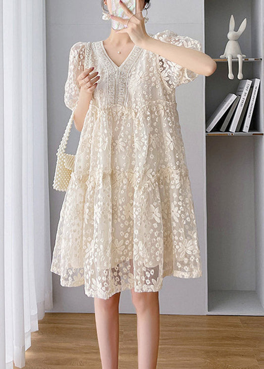 Lockeres beiges V-Ausschnitt Spitzen Patchwork Langes Kleid Kurzarm