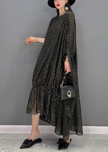 Lockeres schwarzes O-Ausschnitt-asymmetrisches Dot-Chiffon-Urlaubskleid mit Fledermausärmeln