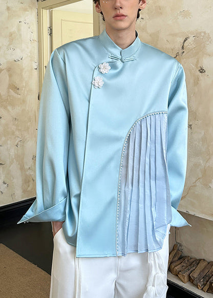 Lässiges blaues Herrenhemd aus Baumwolle mit chinesischen Knöpfen und Knitter-Patchwork-Muster für den Frühling