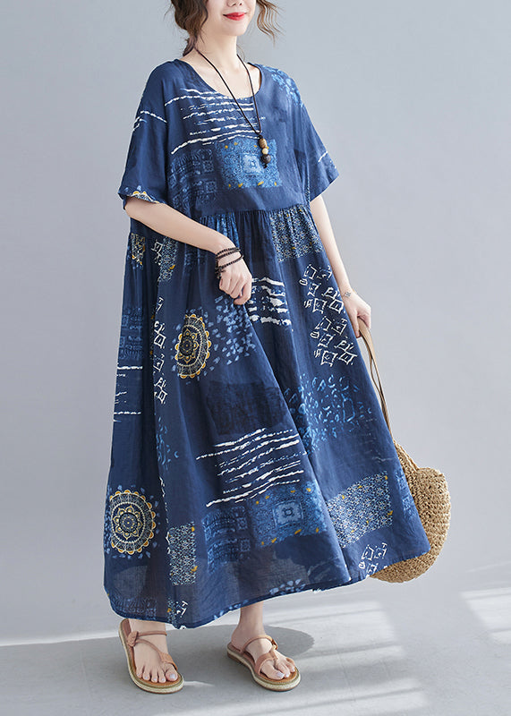 Loses blaues Strandkleid mit Rundhalsausschnitt und kurzen Ärmeln