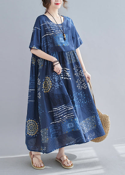 Loses blaues Strandkleid mit Rundhalsausschnitt und kurzen Ärmeln