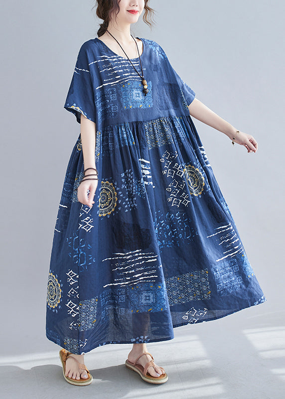 Loses blaues Strandkleid mit Rundhalsausschnitt und kurzen Ärmeln