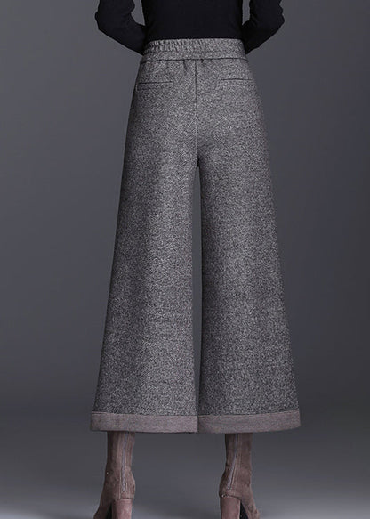 Lockere schokoladenbraune Winterhose aus Wolle mit hohen Taillentaschen