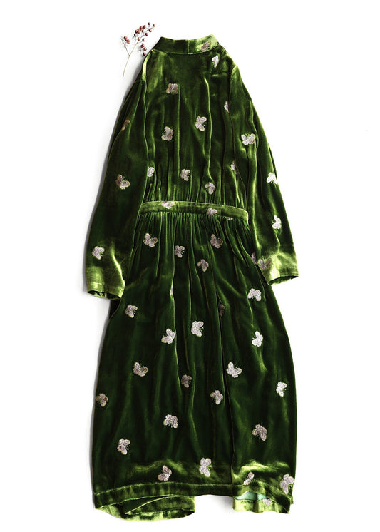 Vestido largo de terciopelo de seda con encaje y mariposas bordadas en verde suelto para primavera