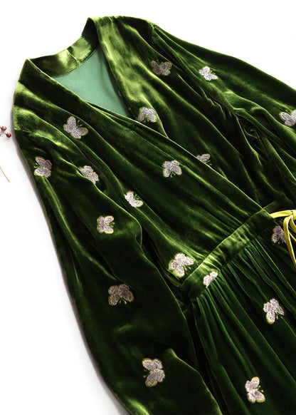 Vestido largo de terciopelo de seda con encaje y mariposas bordadas en verde suelto para primavera