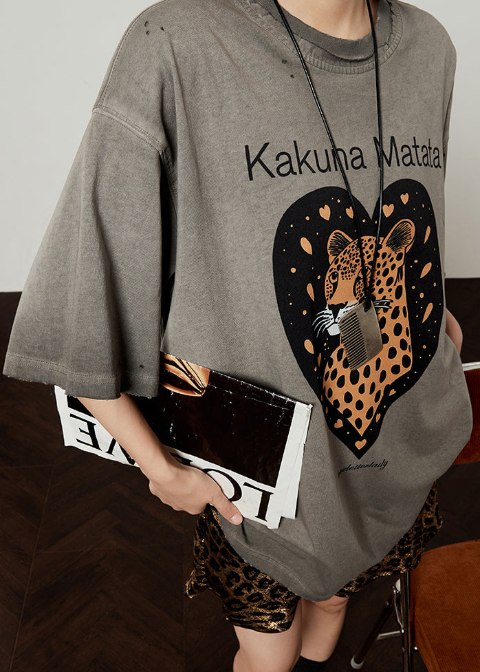 Lockeres graues T-Shirt aus Baumwolle mit Rundhalsausschnitt, Tiermotiv und Buchstaben, Frühling