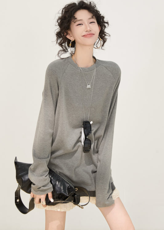 Camisa holgada de algodón gris con cuello redondo y efecto tie-dye para primavera