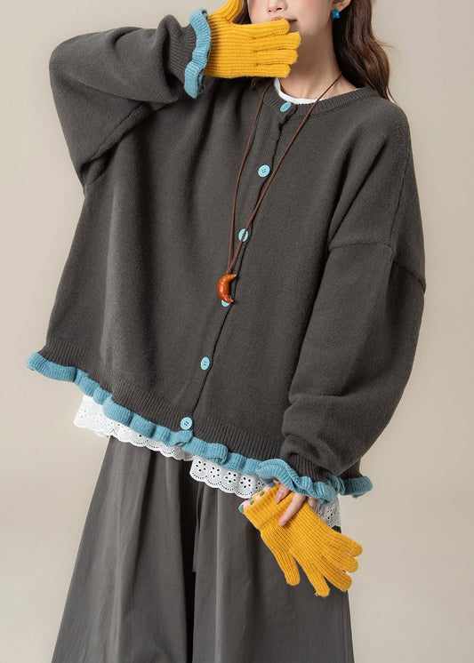 Locker geschnittene graue Strickmäntel mit Rüschen und Knopfleiste im Patchwork-Design für den Frühling