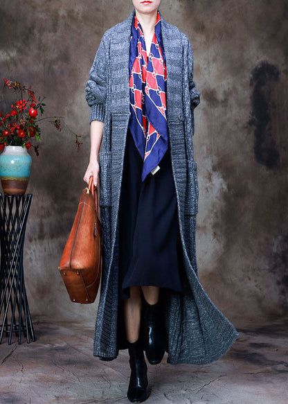 Lockerer grauer Trenchcoat aus Wollstrick mit V-Ausschnitt