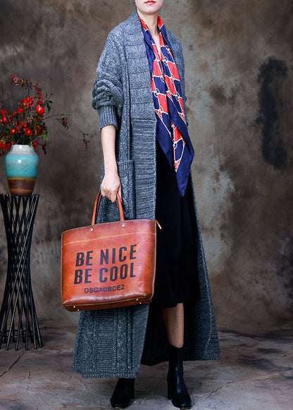 Lockerer grauer Trenchcoat aus Wollstrick mit V-Ausschnitt