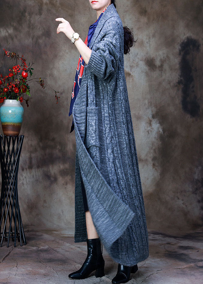 Lockerer grauer Trenchcoat aus Wollstrick mit V-Ausschnitt