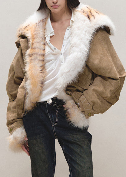 Parka de ante sintético con bolsillos y cuello Peter Pan holgado de color caqui y mangas farol