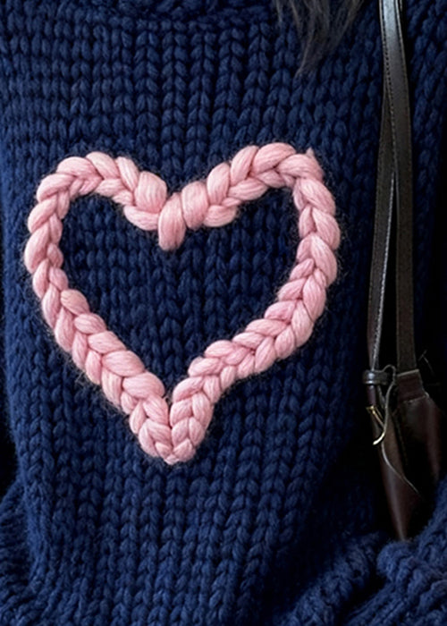 Suéter de punto holgado azul marino con cuello redondo y corazón amoroso para invierno