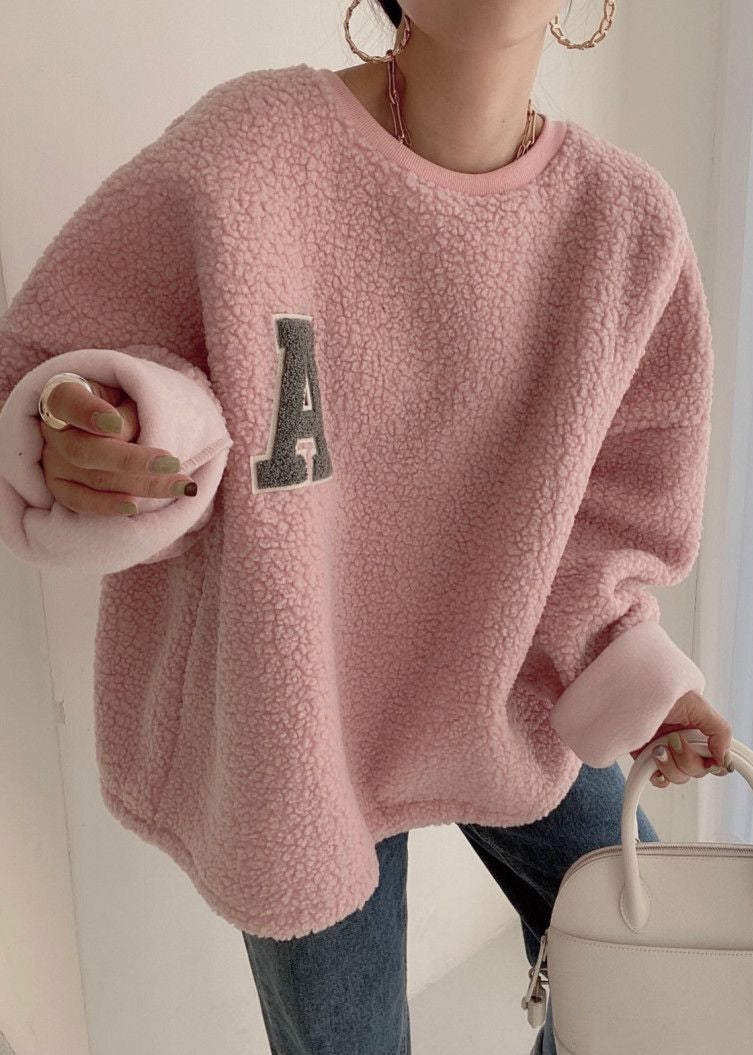 Lockerer rosa Teddy-Pullover mit Rundhalsausschnitt und Buchstabenmotiv, Streetwear für den Winter