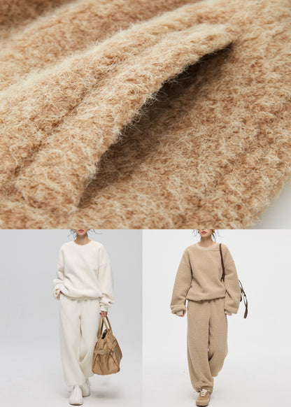 Conjunto de tres piezas de piel sintética de peluche liso con cuello redondo y botones blancos sueltos para invierno