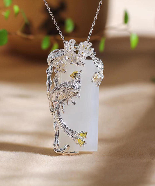 Collar con colgante de jade blanco con incrustaciones de plata esterlina suelta, muy feliz