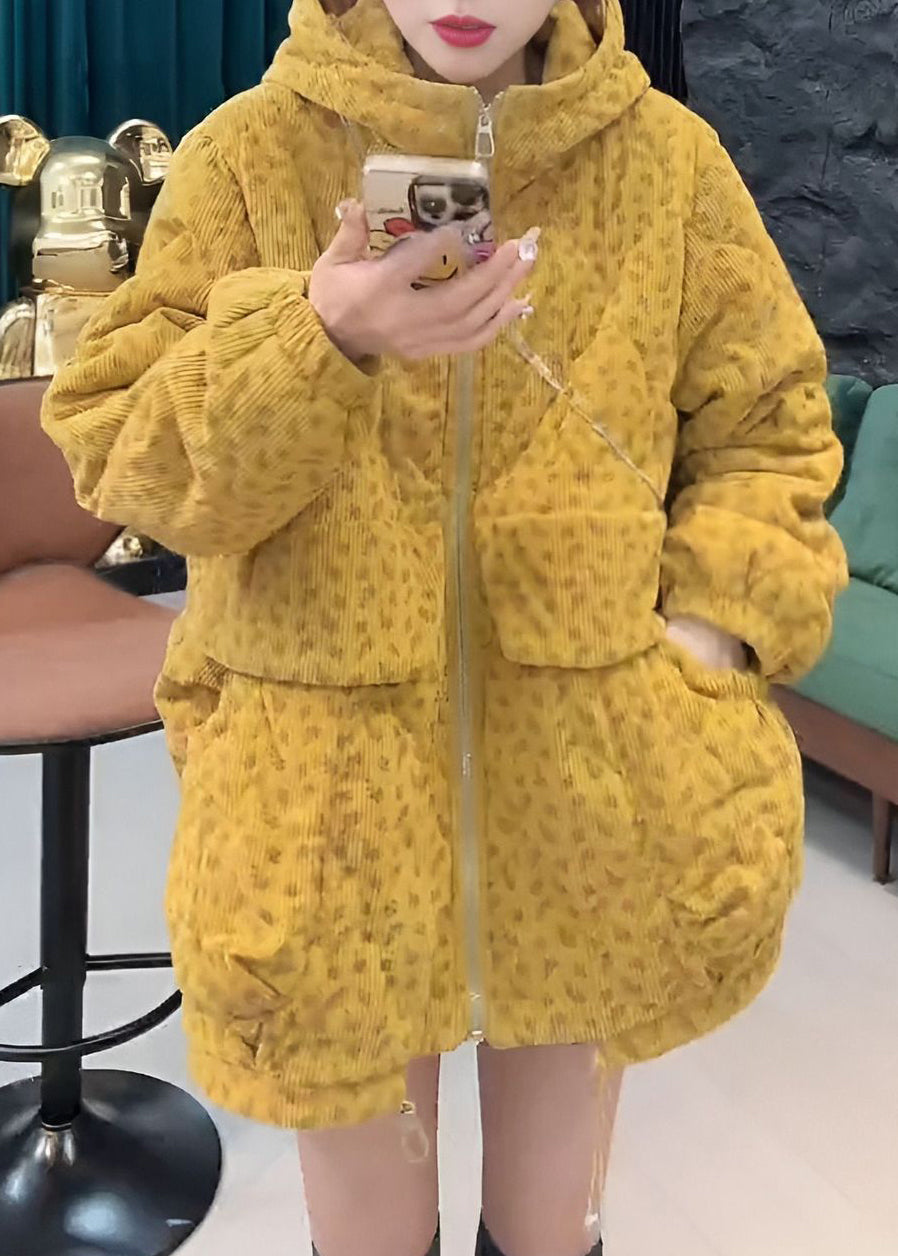 Locker geschnittener, gelber Winterparka mit Kapuze, Reißverschlusstaschen und Baumwollfüllung