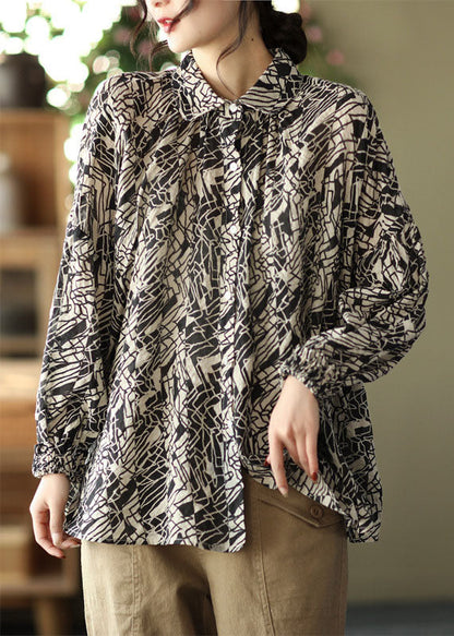 Lockeres schwarzes Hemd mit Peter-Pan-Kragen und Knopfleiste