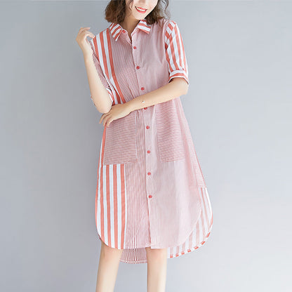 Lose rosa gestreifte Baumwolle Quilten Kleidung Spaß Fotografie Seite offen Knie Patchwork Kleid