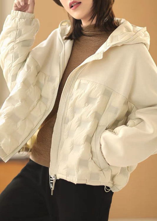 Luxuriöse beige Winter-Daunenjacken mit Kapuze und Patchwork-Taschen