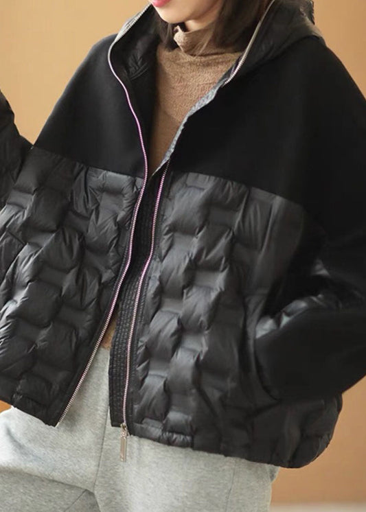 Luxuriöse beige Winter-Daunenjacken mit Kapuze und Patchwork-Taschen