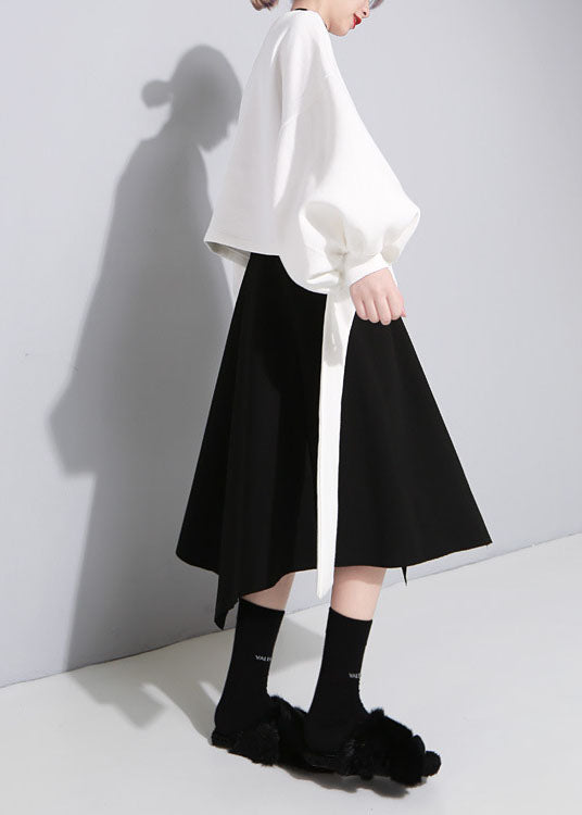 Luxuriöses weißes Sweatshirt-Oberteil mit O-Ausschnitt und asymmetrischem Design für den Herbst