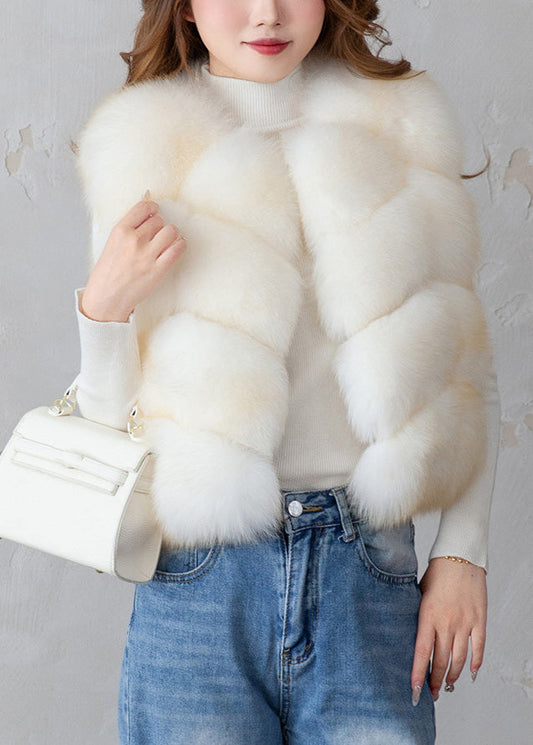 Moderne beige Weste mit V-Ausschnitt, Patchwork aus Leder und Pelz, Winter