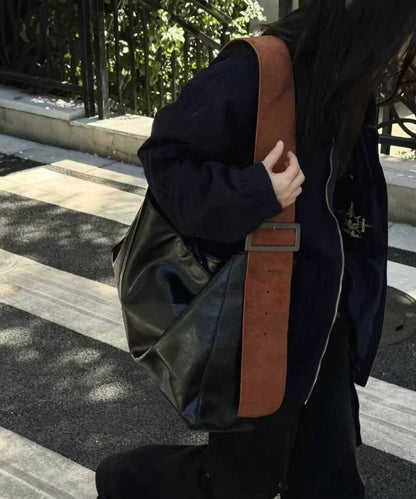 Moderne schwarze Umhängetasche aus Kunstleder mit großem Fassungsvermögen