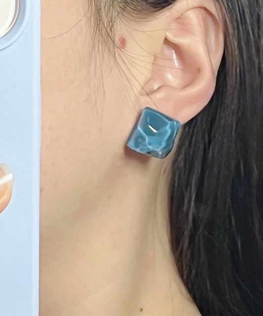 Pendientes modernos de plata de ley azul con cristales dorados