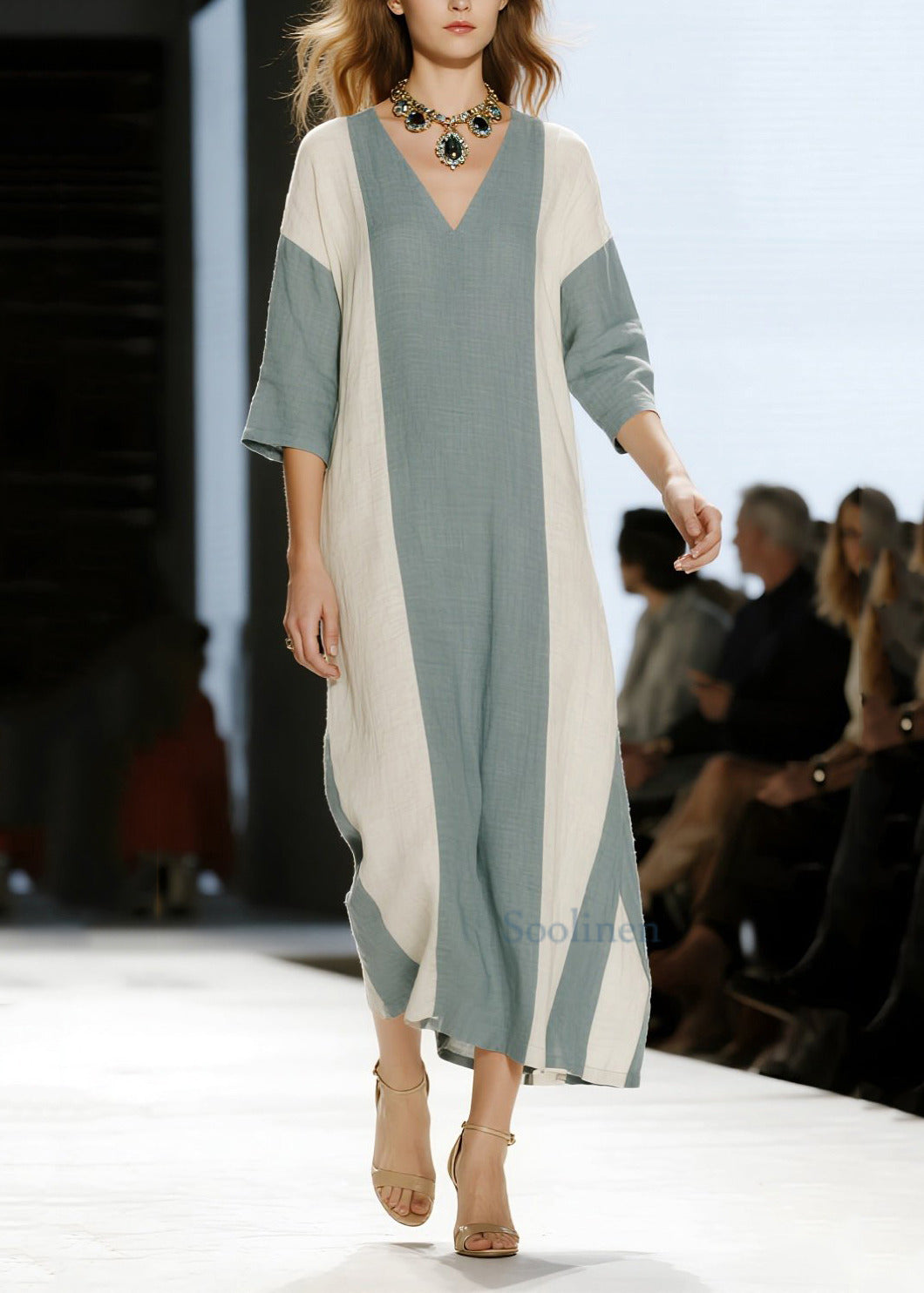 Vestido largo moderno de algodón con cuello en V y patchwork en azul, de media manga