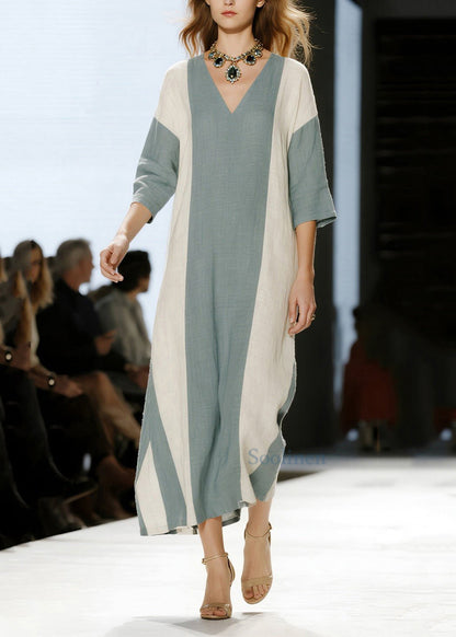 Vestido largo moderno de algodón con cuello en V y patchwork en azul, de media manga