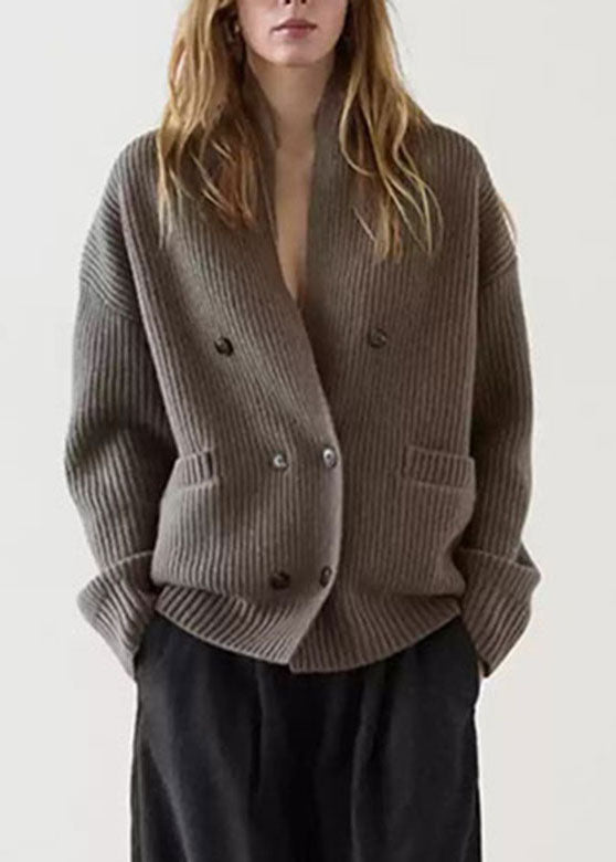 Cárdigan moderno de punto patchwork con muescas en marrón para primavera