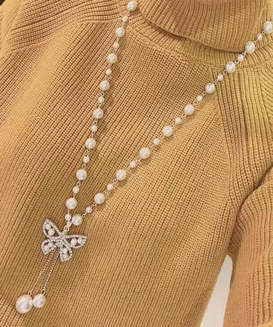 Collar moderno con colgante de borla de mariposa, circonita y perla de aleación de oro