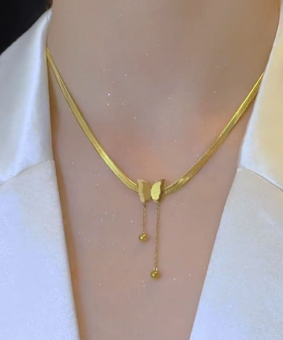 Moderne Halskette mit Schmetterlings-Quastenanhänger aus goldenem Edelstahl