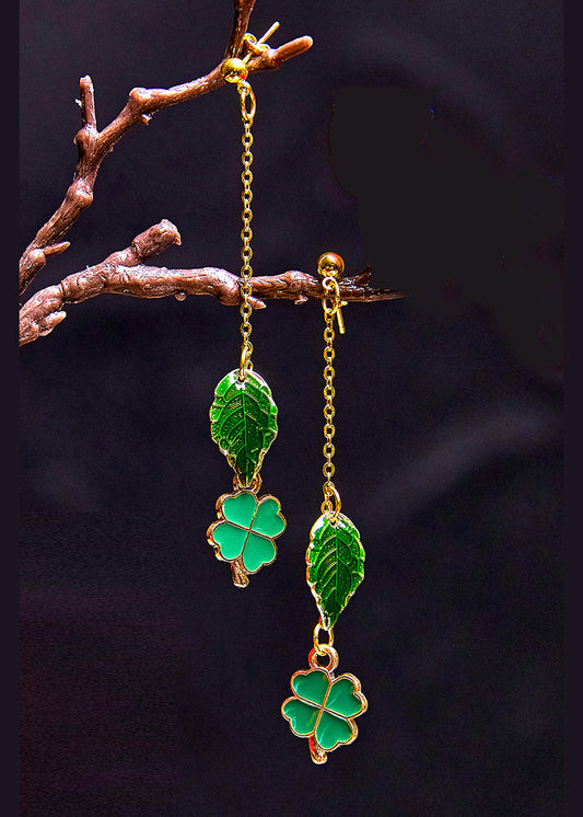 Moderne grüne Blatt Metall Quasten Tropfen Ohrringe