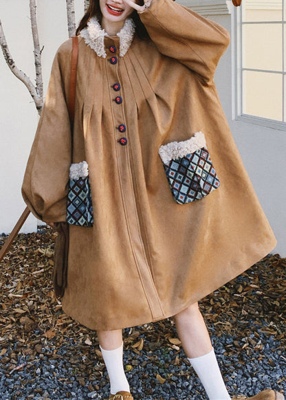 Moderne khakifarbene Oversize-Winterjacke mit Patchwork-Fleecefutter