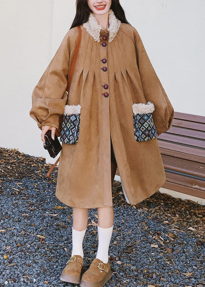 Moderne khakifarbene Oversize-Winterjacke mit Patchwork-Fleecefutter